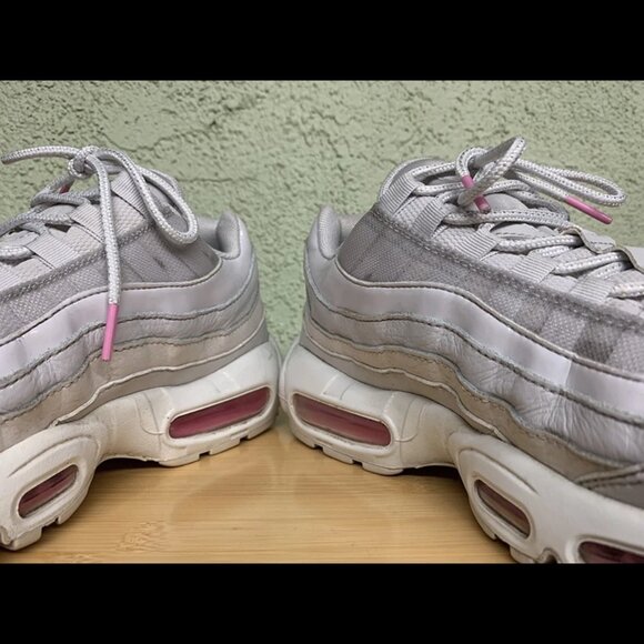 RARE 🚀 Nike Womens Air Max 95 SE AQ4138-002 Gray Running Shoes Sneakers Size 10 - Picture 4 of 11